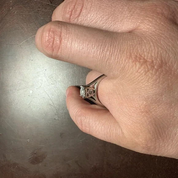 Timeless 10K white Gold Solitaire Ring - Picture 6 of 9